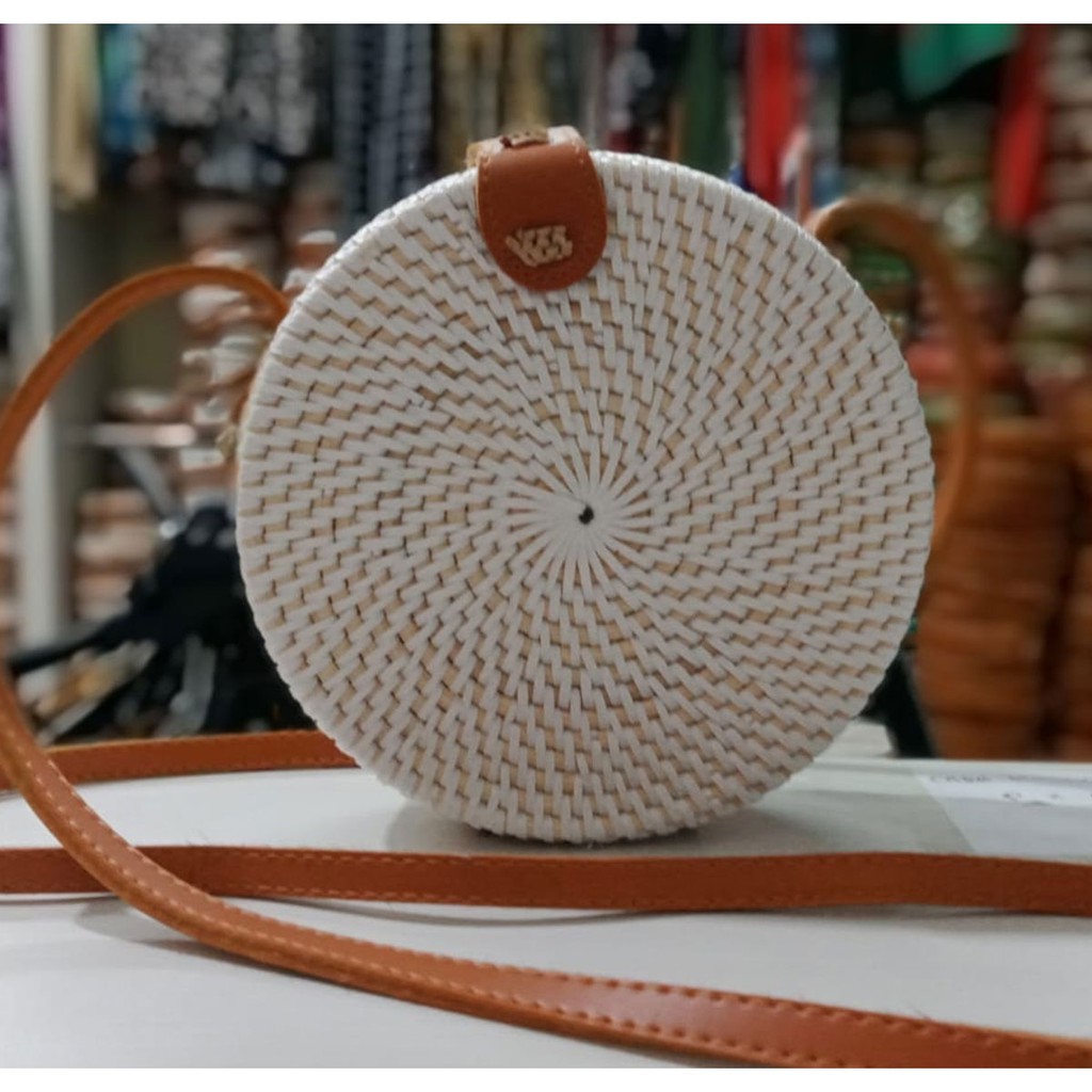 TAS ROTAN BULAT POLOS WHITE DIAMETER 15 CM Shopee Indonesia