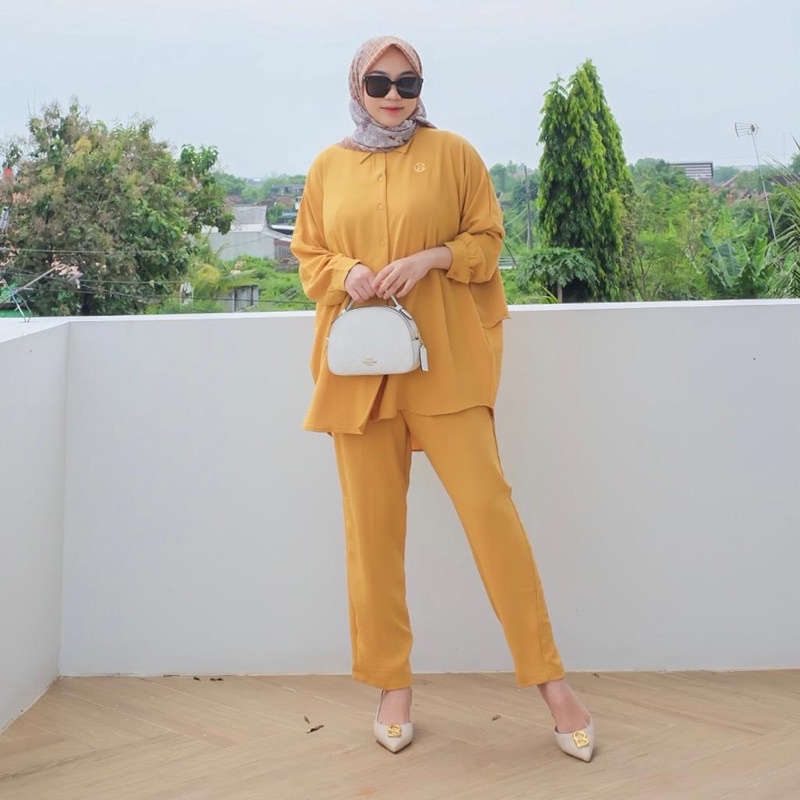 DYN  Basic Anara set Part 6- One Set Atasan + Celana Crinkles-Honey