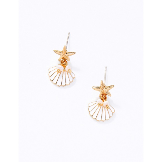 LRC Anting Tusuk Fashion White Scallop Pentagram Geometric Stud Earrings D84680