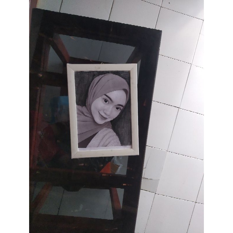 

Kado/gift/lukisan custom/spesialhitamputih/tanpabingkai