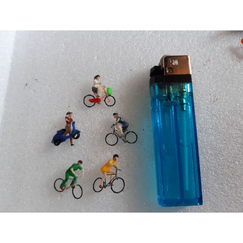 figure diorama 64