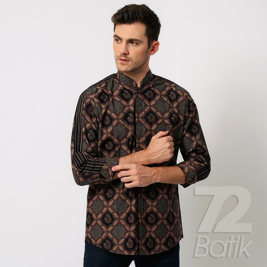 BATIK COUPLE MODERN  Kemeja Rok Lilit Instan Batik Pria Lengan Panjang Slimfit Premium Warna Hitam Coklat 721554 Cap 72 - Baju Kemeja Atasan Pakaian Batik Couple Cople Pria Cowok Laki Laki Remaja Keluarga Lengan Panjang Modern Slimfit Premium Kekinian