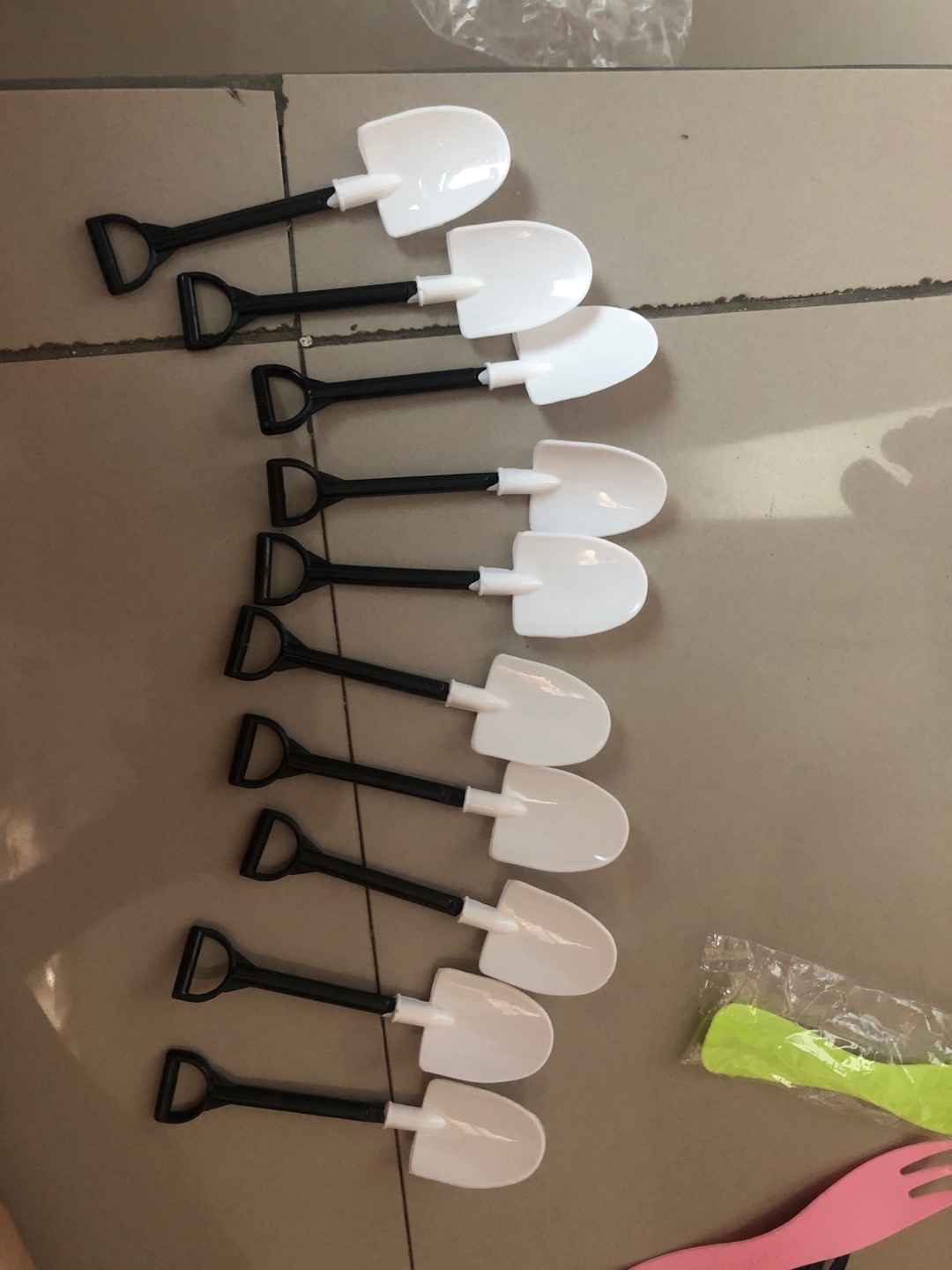 Pc Sendok Plastik Bentuk Spade / Cangkul Kuesendok Ulang Tahun Buah Serbaguna Dapur Oms Prestonlast