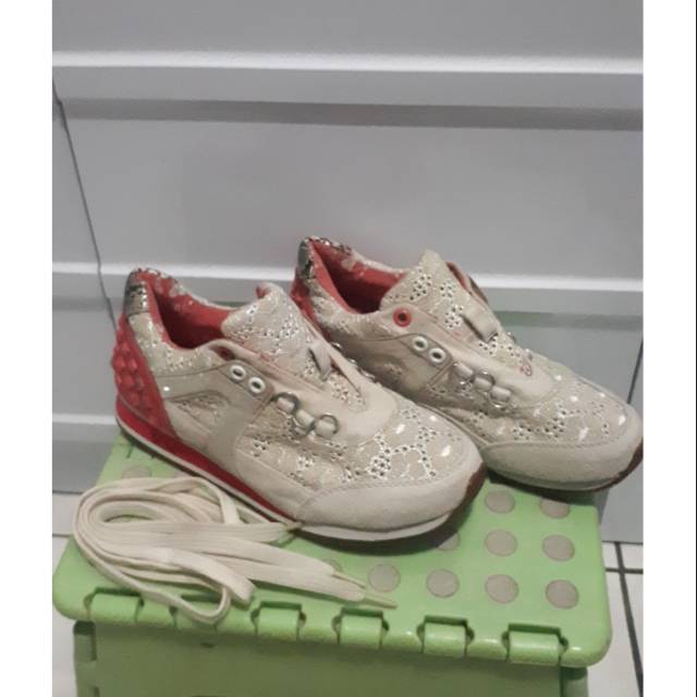 Sepatu gosh second 36