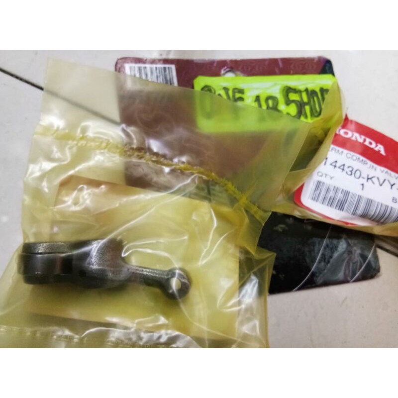 TEMPLAR  PLATUK KLEP ROLER HONDA BLADE