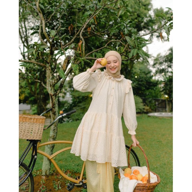 Zeya Raya Tunic White by Haideeorlin