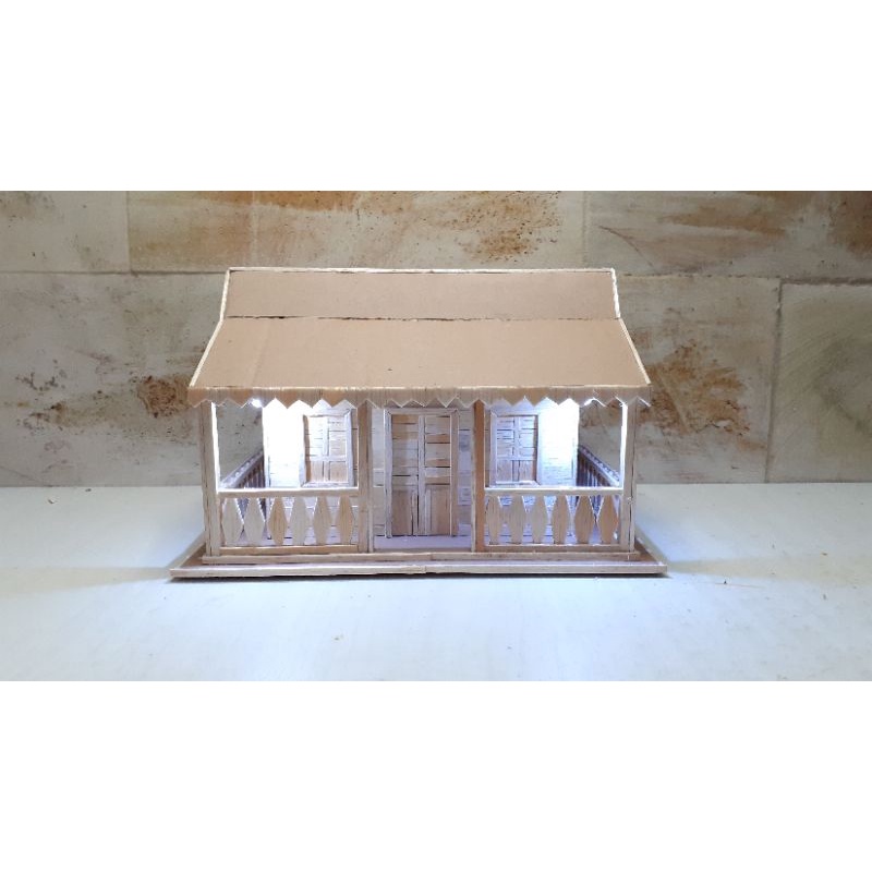 miniatur rumah khas Betawi dari stik es krim