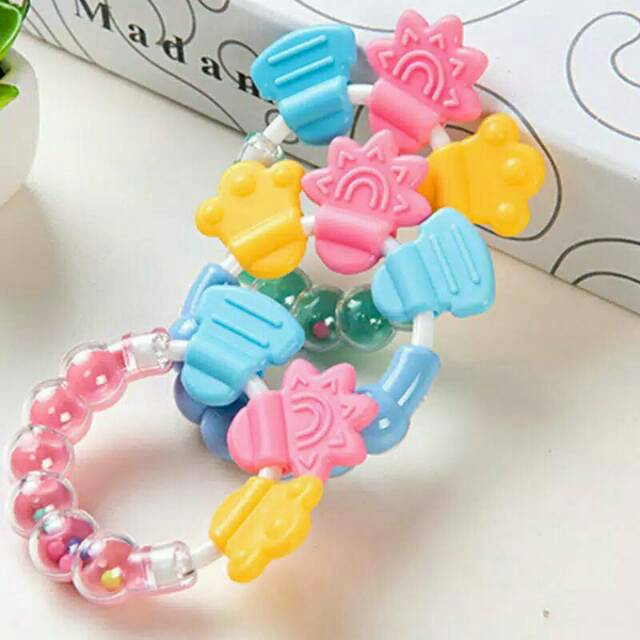 Mainan rattle genggam bayi plastik