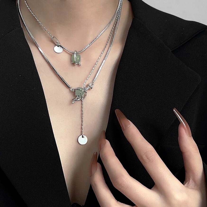 Kalung Rantai Clavicle Trendy Dengan Liontin Emerald Untuk Wanita