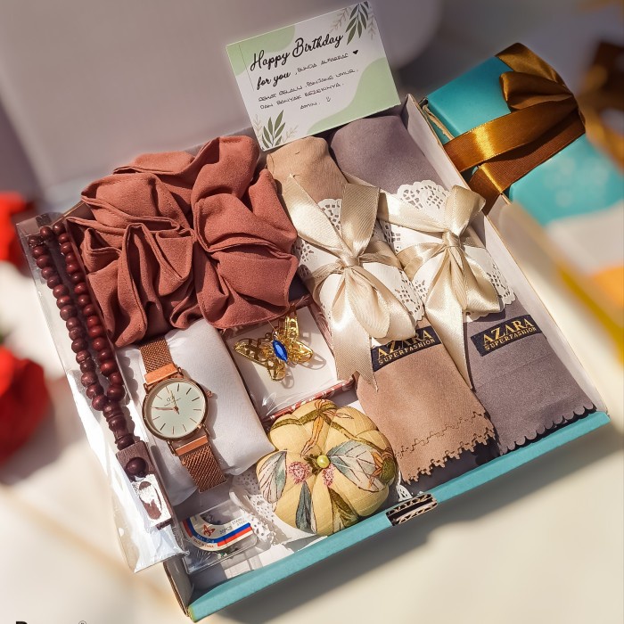 

KADO ULTAH PACAR HADIAH LEBARAN ULTAH PACAR HAMPERA HIJAB GIFT BOX - jamRosegldWhite, request warna