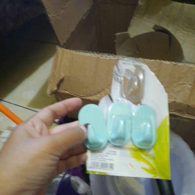 Capstock Tempel / Hanger Hook Merk Lion Star Isi 3 Pcs Hk-2