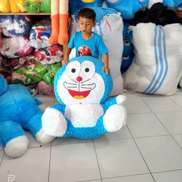 Boneka Doraemon super jumbo/Doraemon jumbo