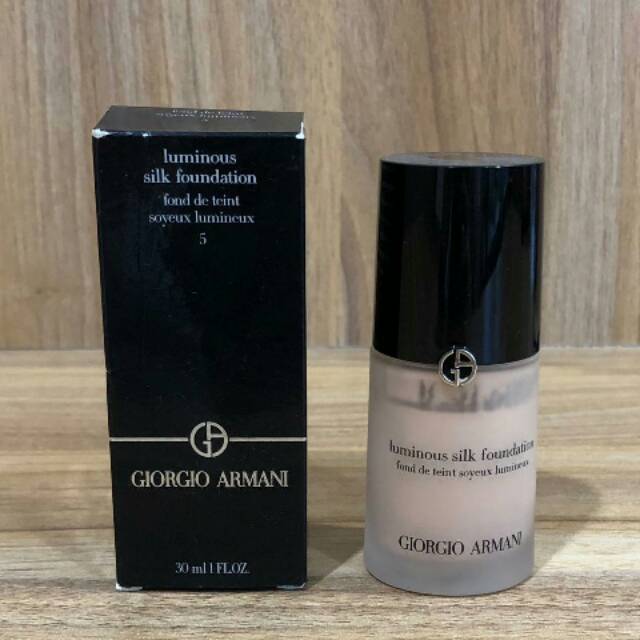 FOUNDATION GIORGIO ARMANI LUMINOUS SILK