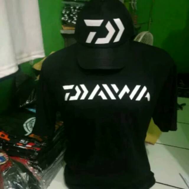 T-SHIRT BAJU DISTRO Kaos daiwa lengan pendek plus topi / mancing mania / TUKANG MANCING
