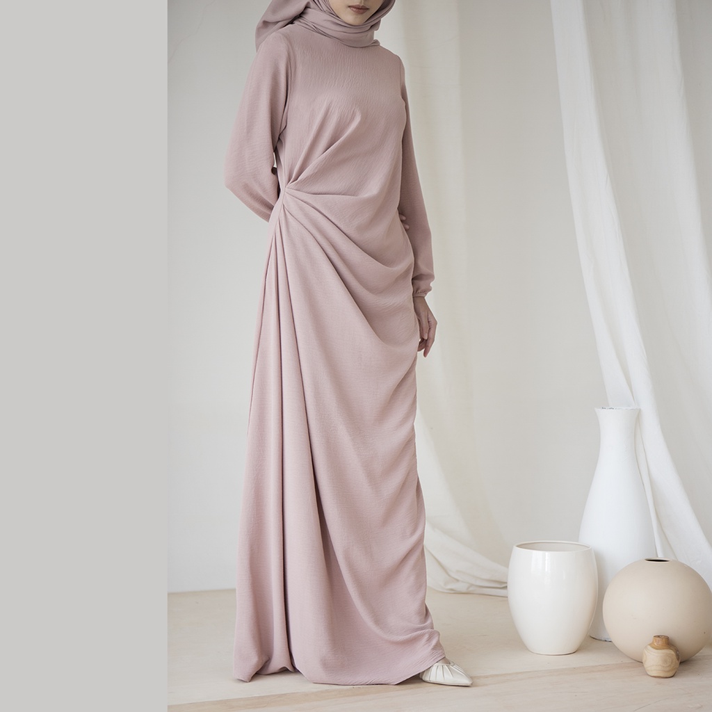 Aska Label - Praya - Gamis dengan drape bagian depan samping warna ungu dusty, dusty pink, coklat, biru indigo