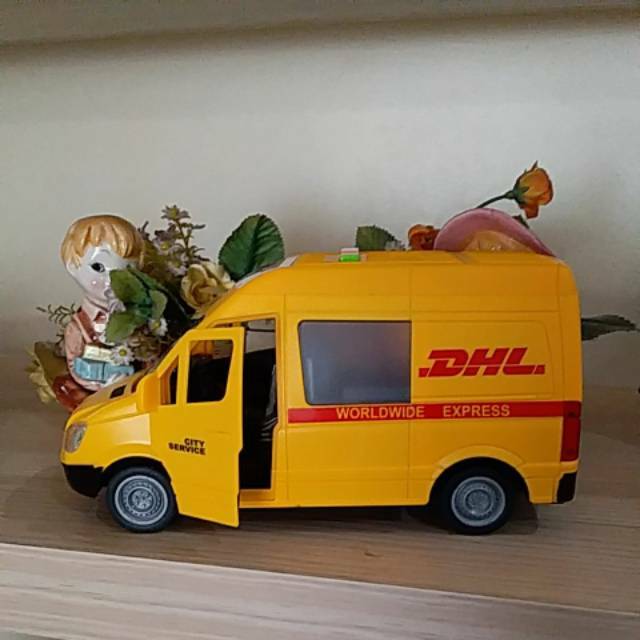 DHL diecast