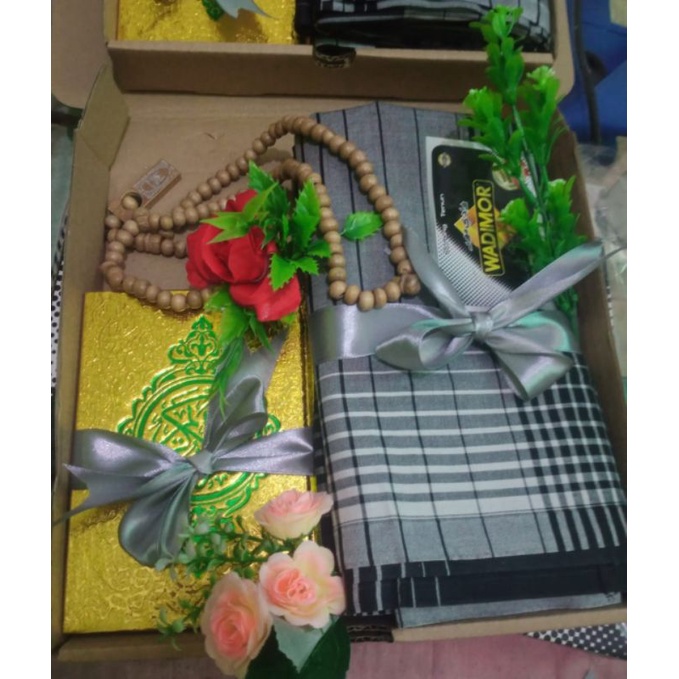 

hamper peralatan sholat cowok