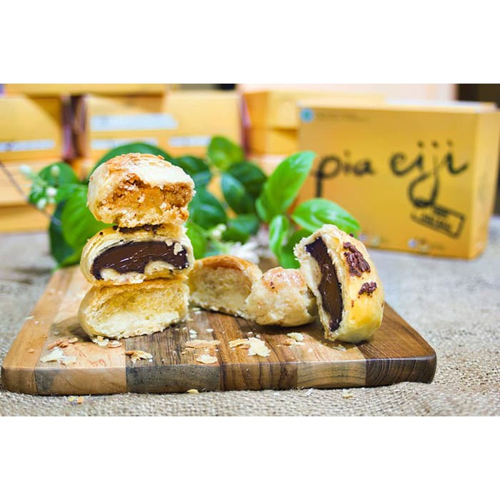 Pia Eiji Pia Khas Bali Rasa Seperti Pia Legong