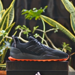 trail running shoes adidas