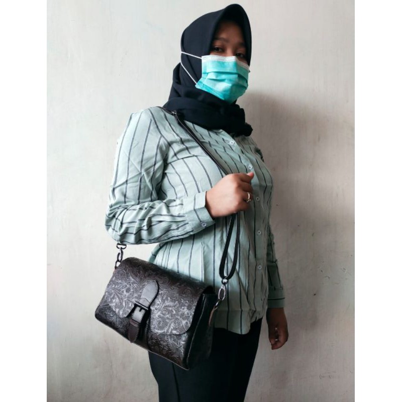 Tas kulit wanita pretty rose ,Tas selempang cewek full kulit sapi asli