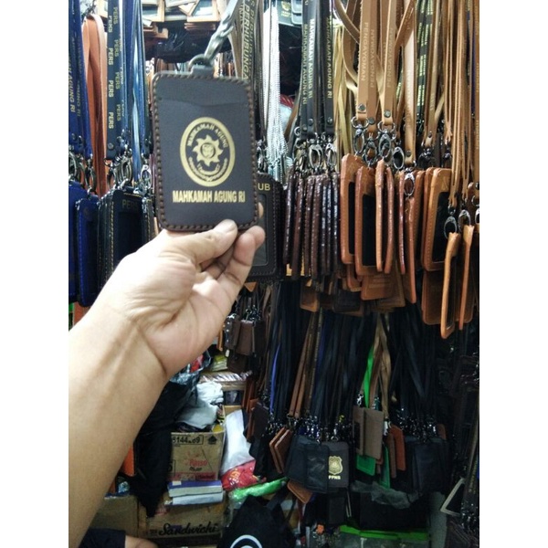 

Kalung name Tag MAHKAMA AGUNG RI / ID CARD KULIT