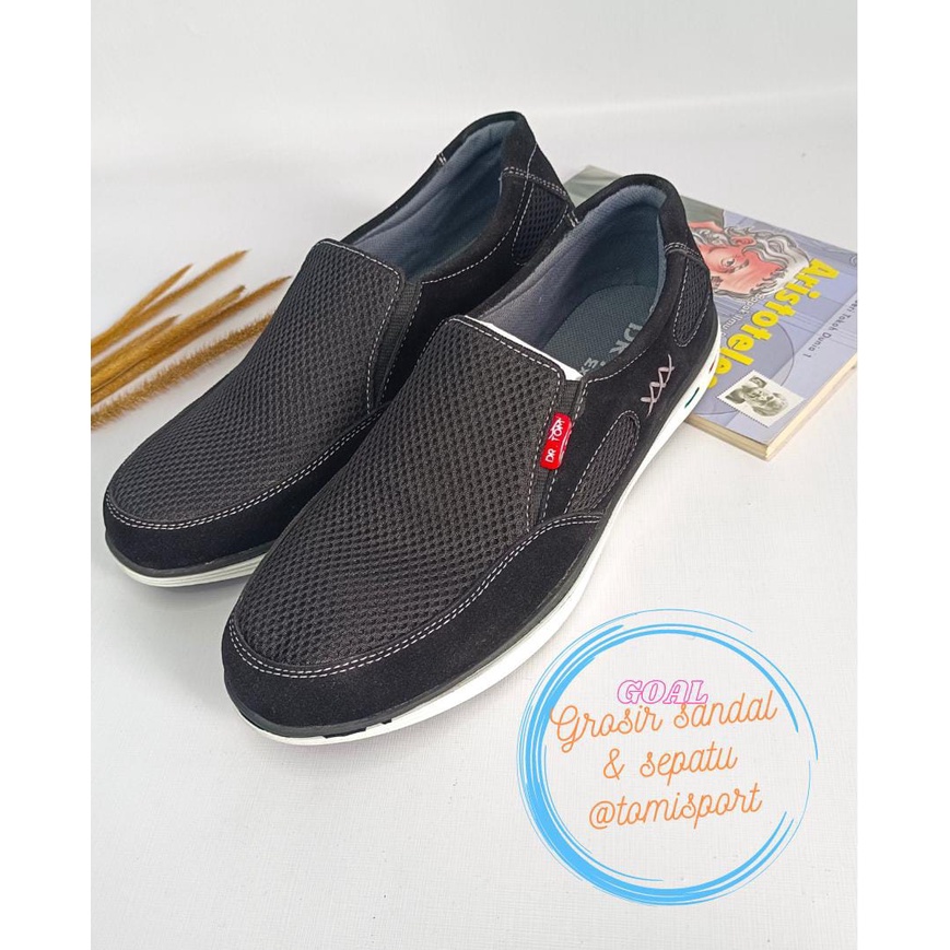 Sepatu Kasual Pria Slip On Kanvas DR TOM ST