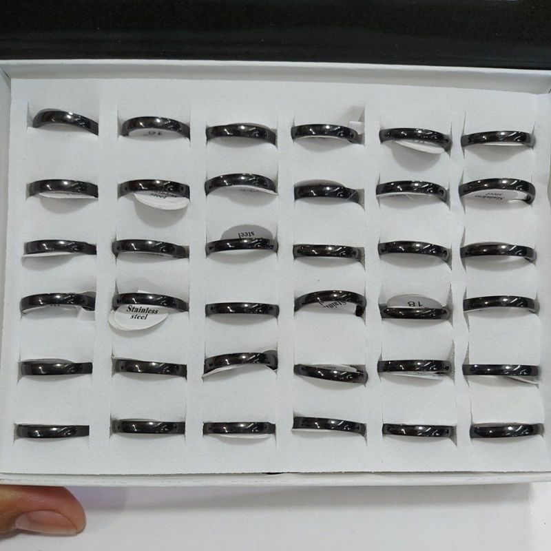 CINCIN STAINLESS STEEL/TITANIUM OVAL 3MM perbox isi 36pcs