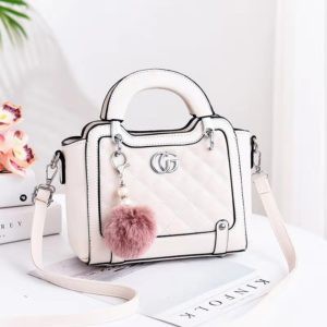 GI 0147 GT 1752 BQ 2850 RISCE TAS HAND BAG GANTUNGAN POM-POM PINK IMPORT JT LT 1653 EL 5521 CR 731