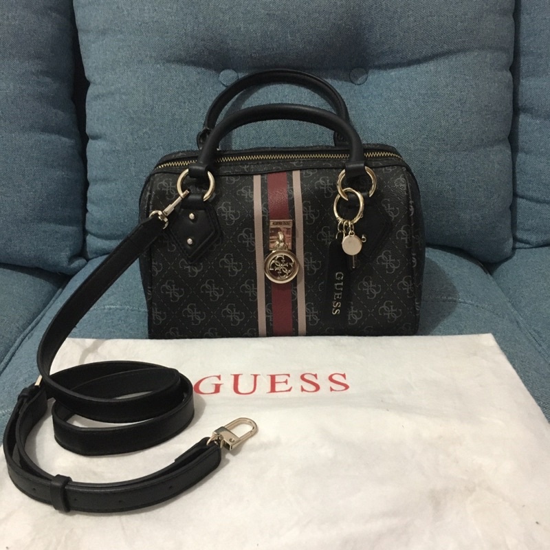 PL Tas Guess Jensen Crossbody Speedy Small Slempang