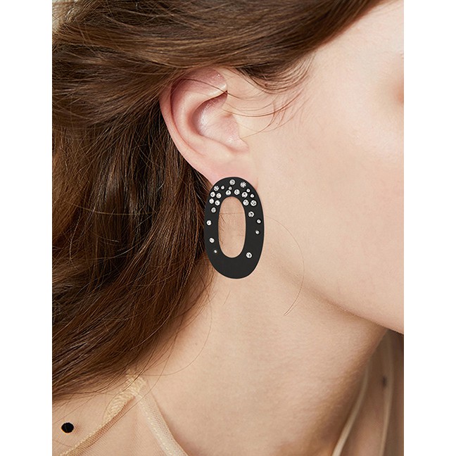LRC Anting Tusuk Fashion Asymmetric Letter Stud Earrings F2976X