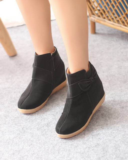 Boots wedges BST 11