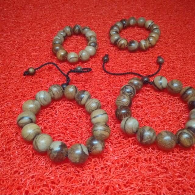 Gelang kayu gaharu zebra