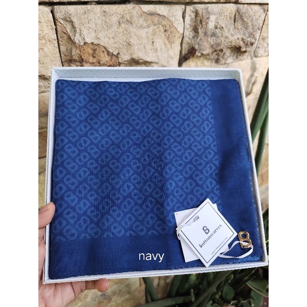 buttonscarves tapis navy