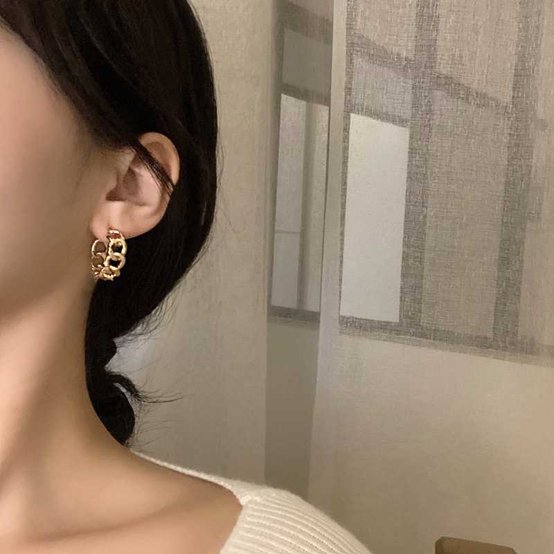 Anting Tusuk Gantung Bentuk C hollow Geometri Bahan silver S925 Untuk Wanita