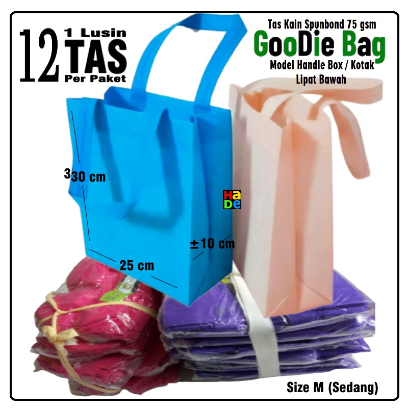 

1 Lusin isi 12 Tas Kain Spunbond Kotak / Handle Box Goodie Bag Polos Ukuran M= 25x30x10 Kantong Belanja Lipat, Goody Bag Souvenir Snack Nasi Kotak Bento Ulang Tahun / Pernikahan
