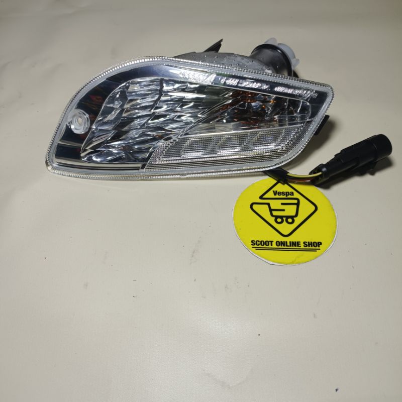 Lampu Sen Depan Vespa LX S IGET Kanan / Lampu Sein Depan Vespa LX S Facelift