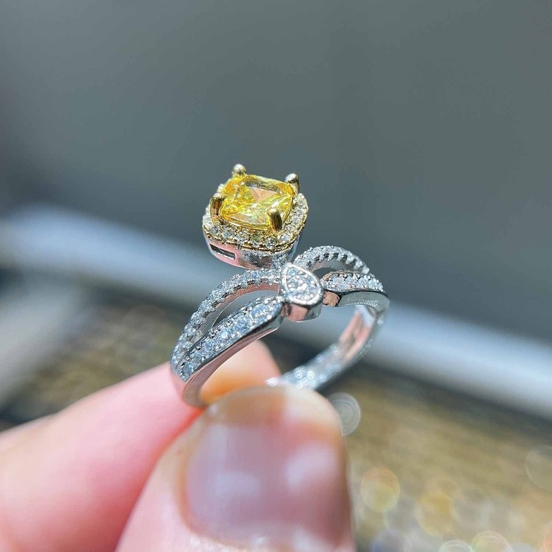 Classic Super Shiny Bright Yellow Diamond Heart-Shaped Ring