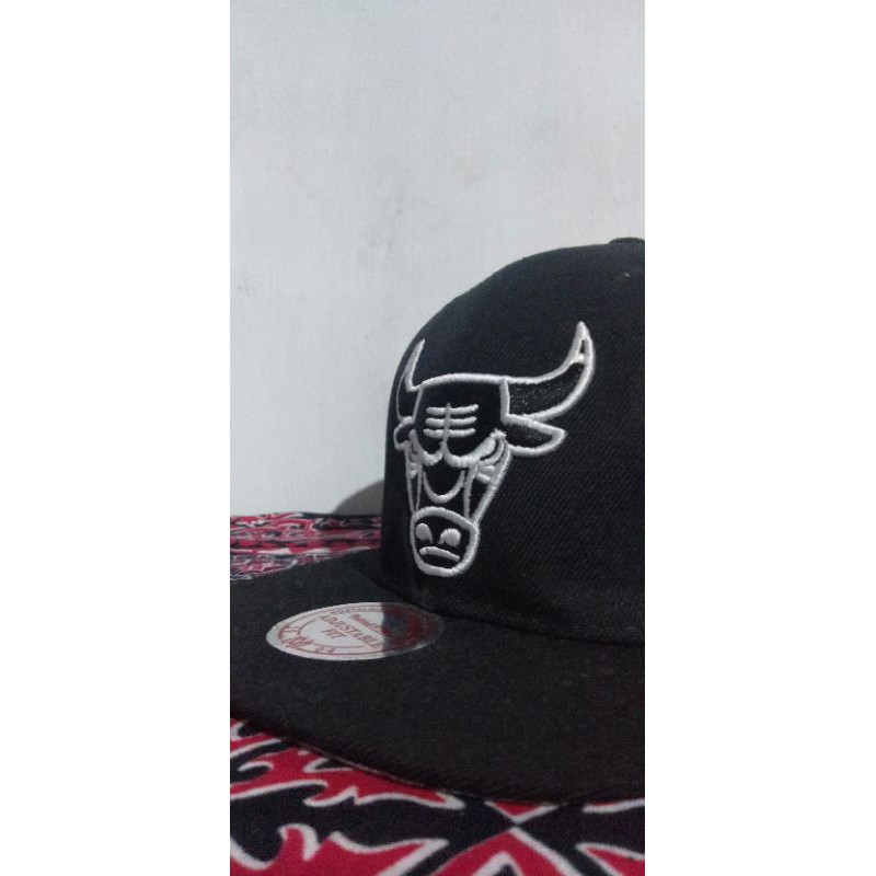 TOPI SNAPBACK BULLS MITCHELL & NESS SECOND