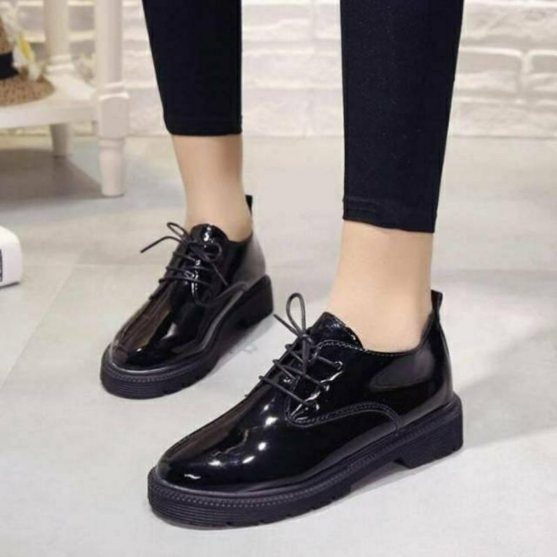 sepatu wanita PDH