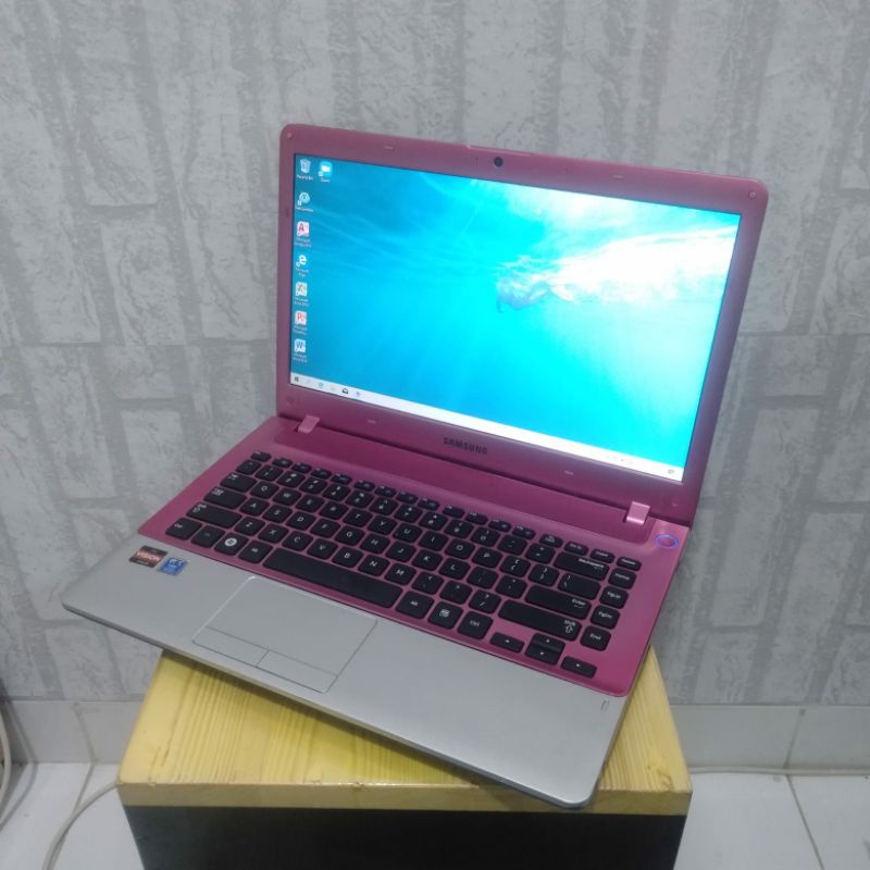 Laptop Samsung 355V4C Amd A6-4400M vga Amd radeon hd 7520G ram 4GB HDD 320 GB slim mulus 14 inch