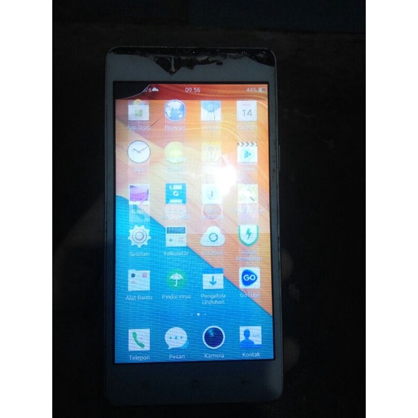 minusan oppo f1fw. ram 3GB ,minus LCD