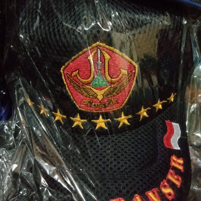 Topi banser bintang 9