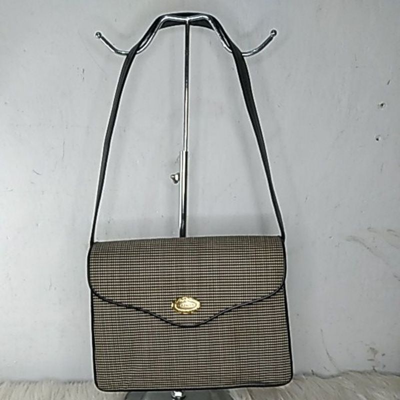 Tas wanita / shoulder bag &amp; sling bag/ Prelove/ second Branded "CAPACCI"