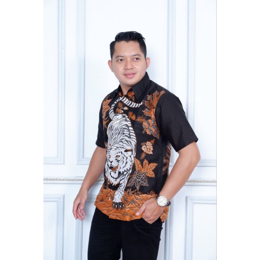 Kemeja Batik Pria Lengan Panjang Pendek Atasan Baju Cowok Modern Motif Macan Putih Hitam