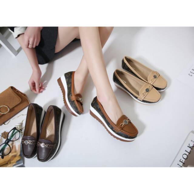 Sepatu lv 0366. (A25)