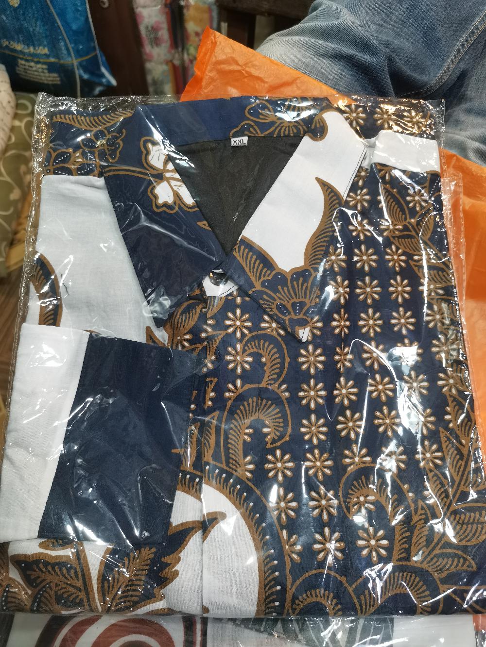 Batik Pria Lengan Panjang Lapis Furing Klowor Putih Batik Solo