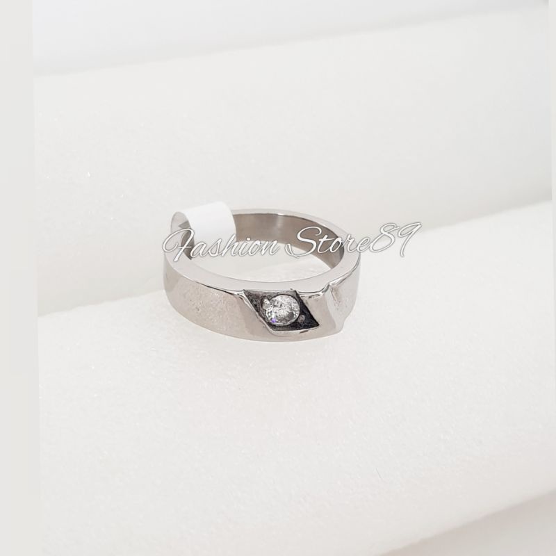 Cincin Titanium silver Cincin tunangan Nikah Halal Titanium Silver Antikarat impor pria wanita