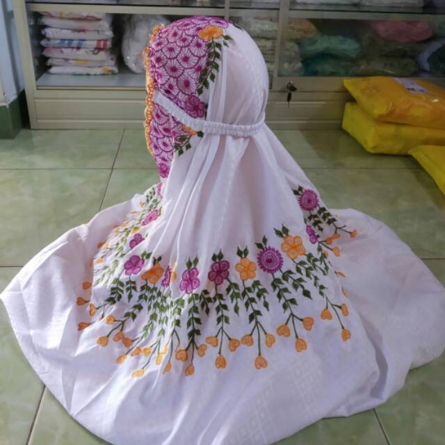 Mukena terusan semi sutra