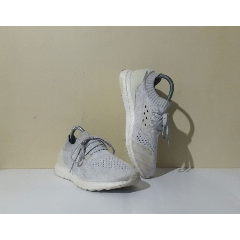 Sepatu Adidas UltraBoost Uncaged Triple White Second Original Preloved