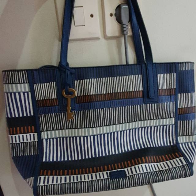 Fossil tote bag